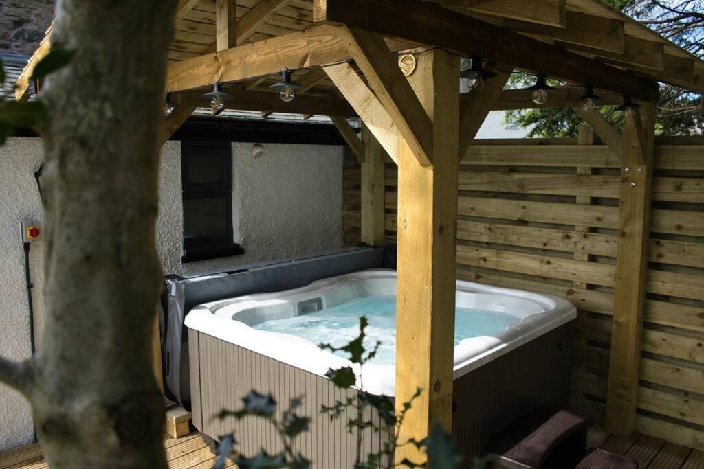 Luxurious Cottage With Hot Tub, Lake District Duddon Esterno foto