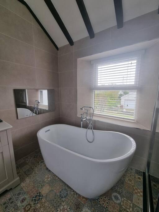 Luxurious Cottage With Hot Tub, Lake District Duddon Esterno foto